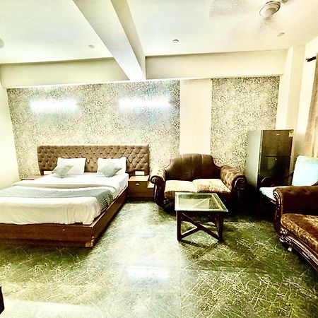 Hotel Pushpanjali 뉴델리 외부 사진